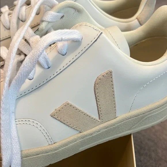 Veja V-12 LEATHER WHITE SABLE - Picture 4 of 10